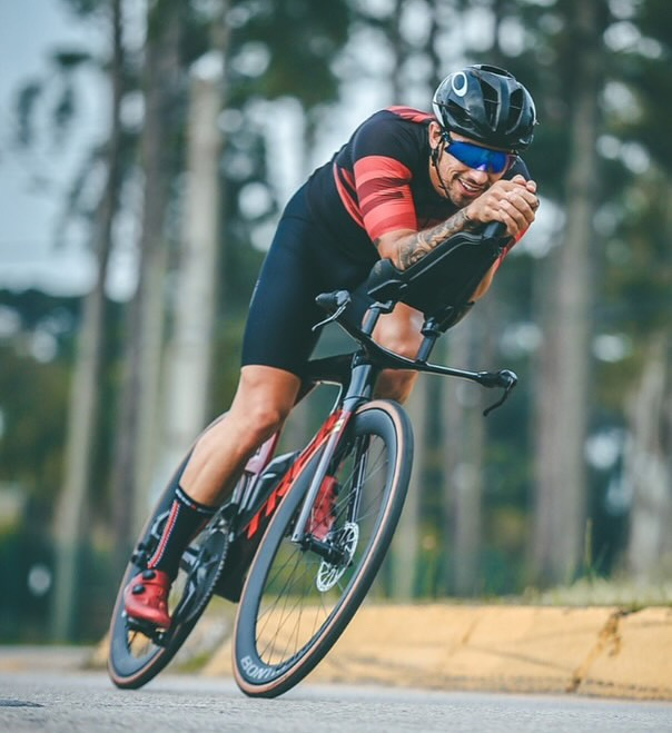 Carbon Triathlon Aerobars: How to Build a Faster, More Sustainable Cockpit